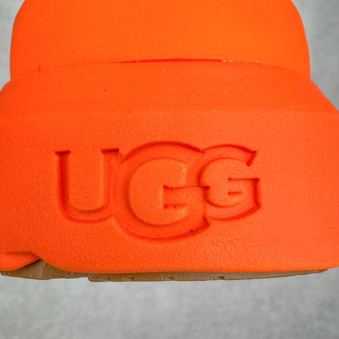 Pick up locally 💰640 UGG 4096 Tasman shallow mouth autumn and winter sheep fur integrated snow boots. All shoes are made from the same factory as ZP. Longfeng A-grade Australian imported sheep fur integrated men's and women's boots. Brand OEM production line. Fully follow the ZP process. OEM original pattern maker. Adhering to the principle of no original shoes and no development selection. Pay attention to every detail. The most authentic version on the market. TREADLITE "Light Wing" technology outsole. Lightweight/durable/flexible/pile size: 35 36 37 38 39 40 41 42 43 44 45 Coding: by3936030